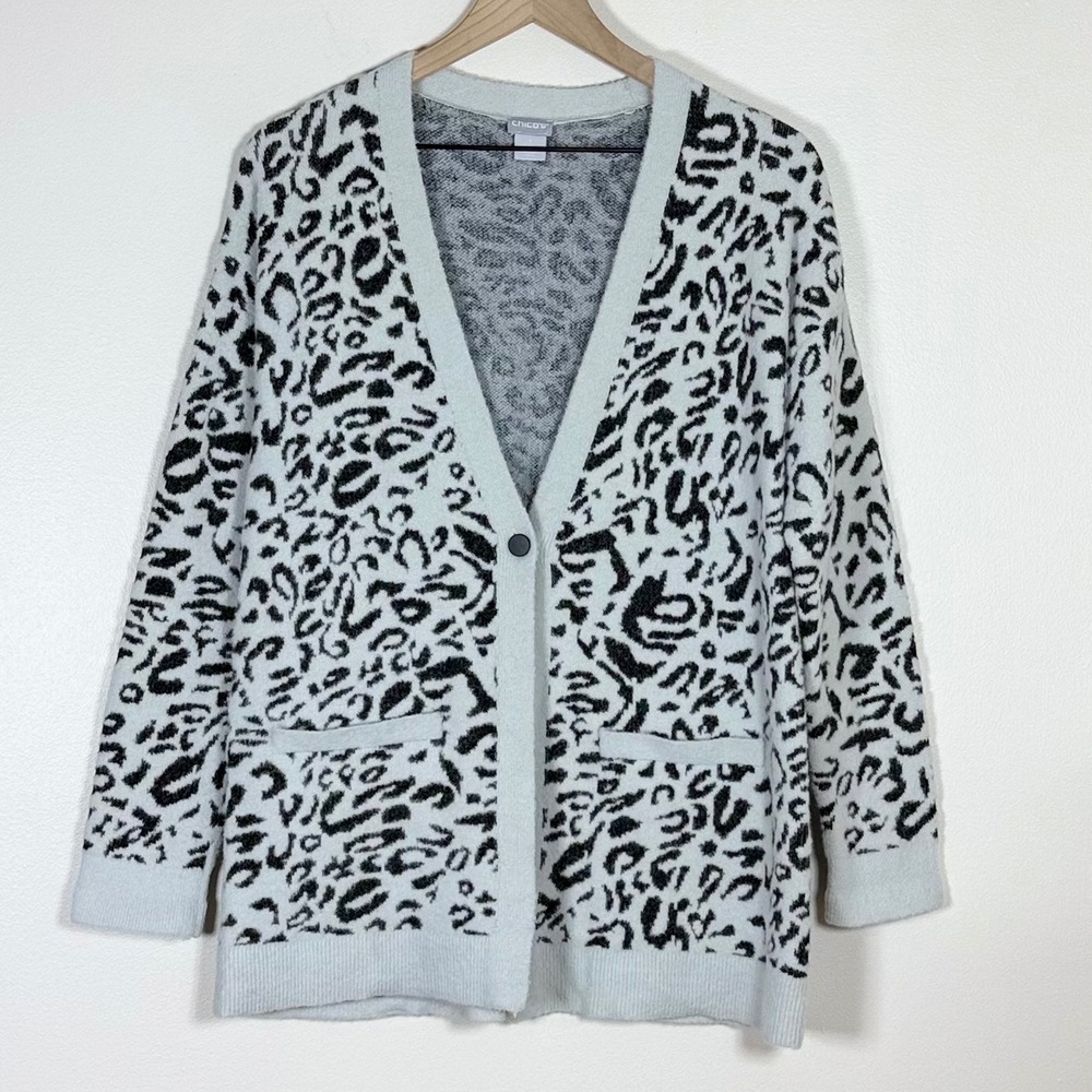 Chicos Women Animal Print Cardigan Sweater Size 1 US Med Gray Black Fuzzy Knit